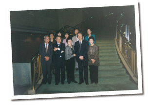 1990年代を担った方たちの明治記念館での懇親会後（2004年）